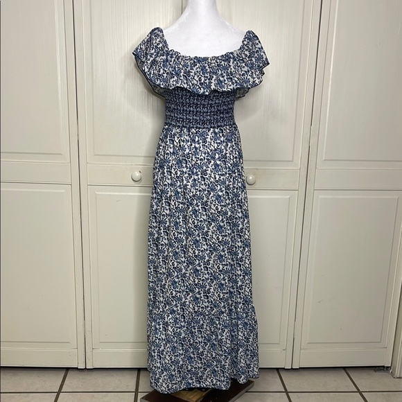 Zara Women’s Blue Floral Printed Smocked Off The Shoulder Maxi Dress Sz XS - Picture 2 of 13